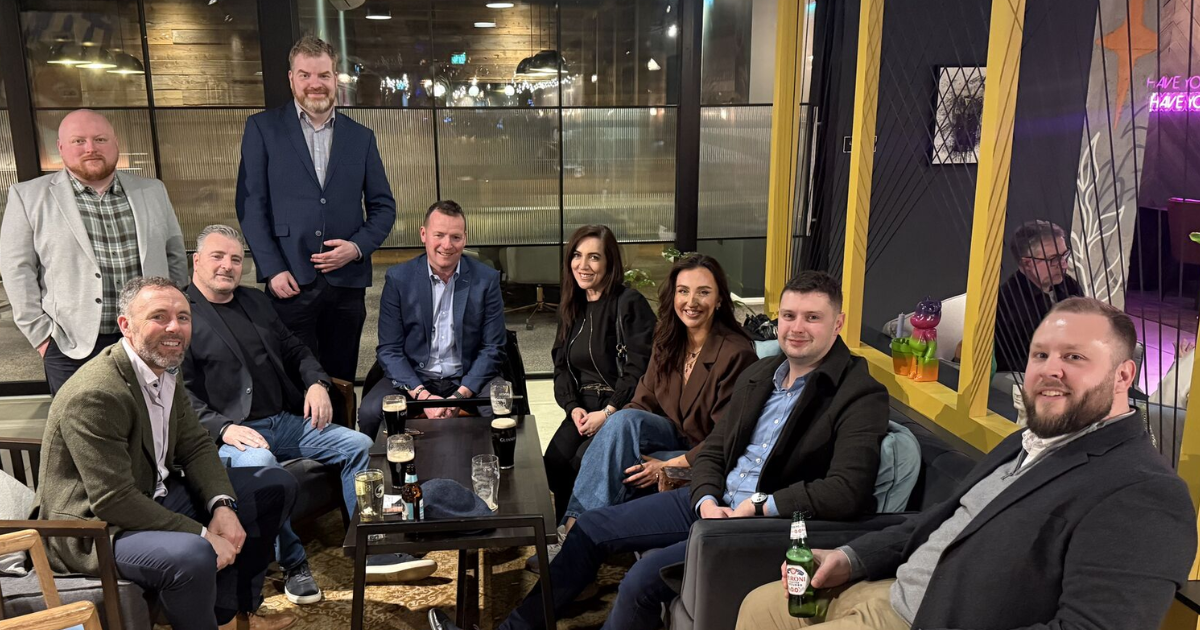 Growth Network members catching up over drinks at an evening social